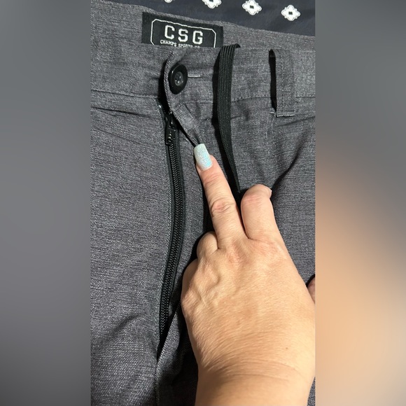 Used Men’s CSG (Champs Sports Gear) dark charcoal grey/ black shorts - size 38 - Picture 4 of 16